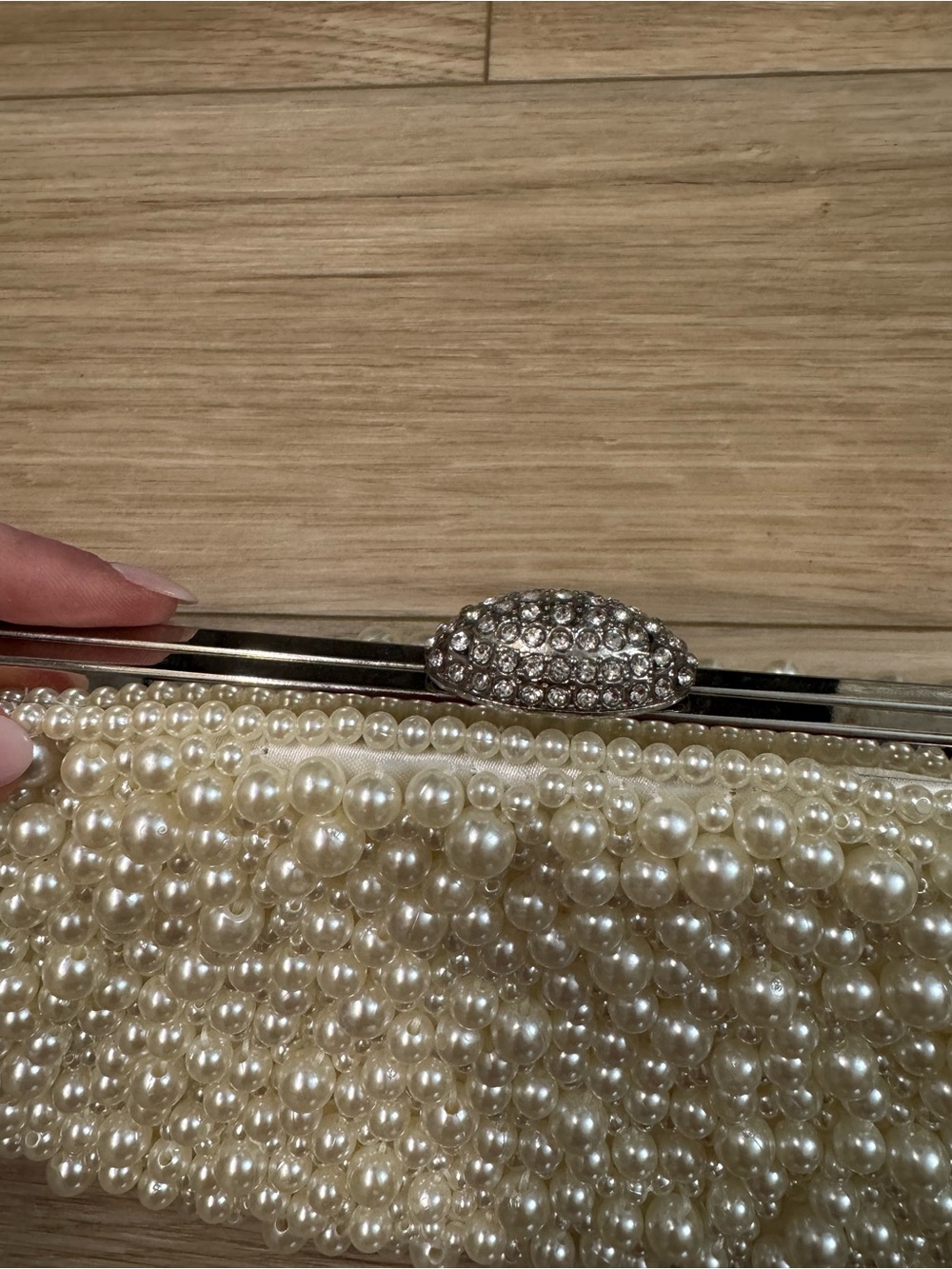Pearl Clutch Bag - Picture 2 of 6